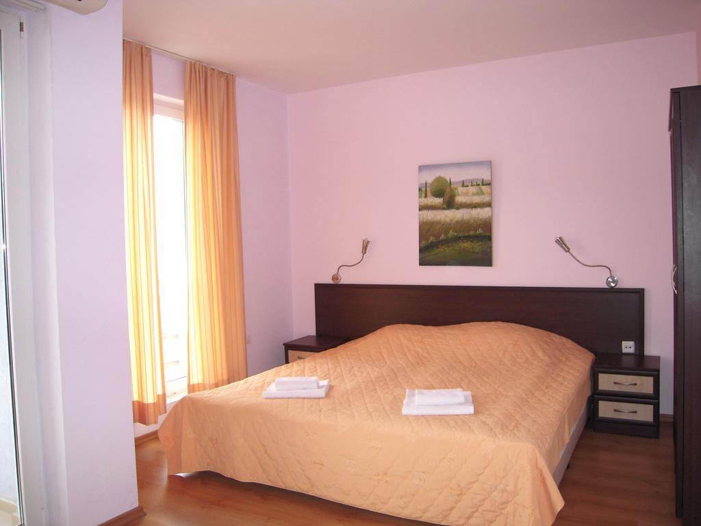 Bona Dea Club Hotel Sveti Vlas Habitación foto